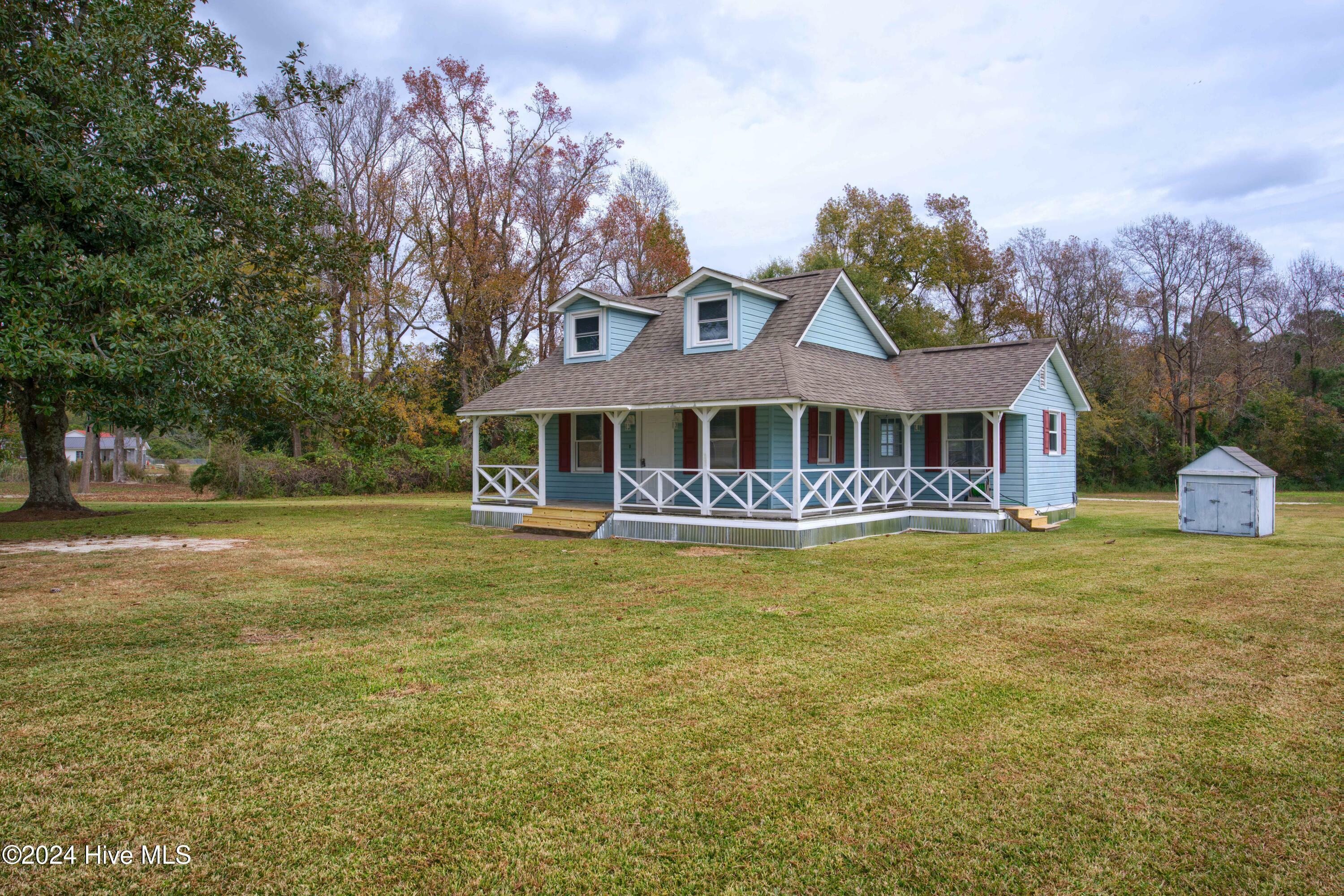 Property Photo:  615 Haws Run Road  NC 28540 