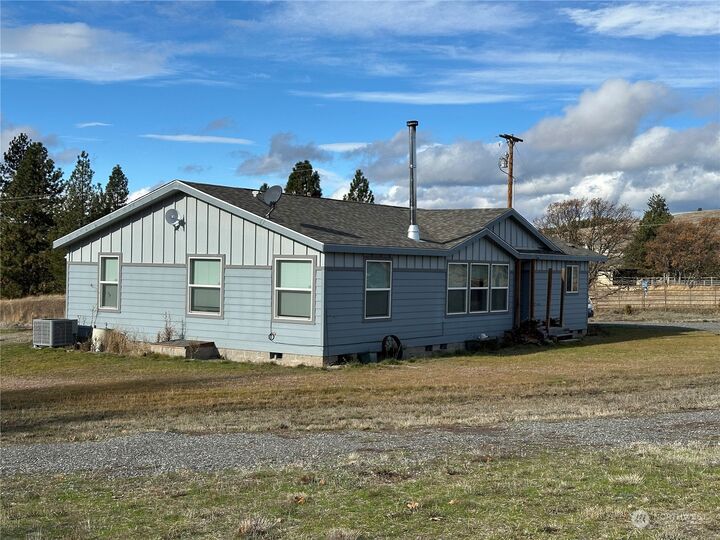 Property Photo: 706 Centerville Highway WA 98613