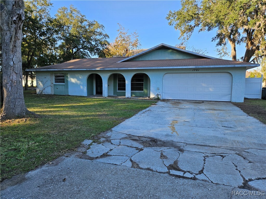 Property Photo:  1701 NW 22nd Street  FL 34429 