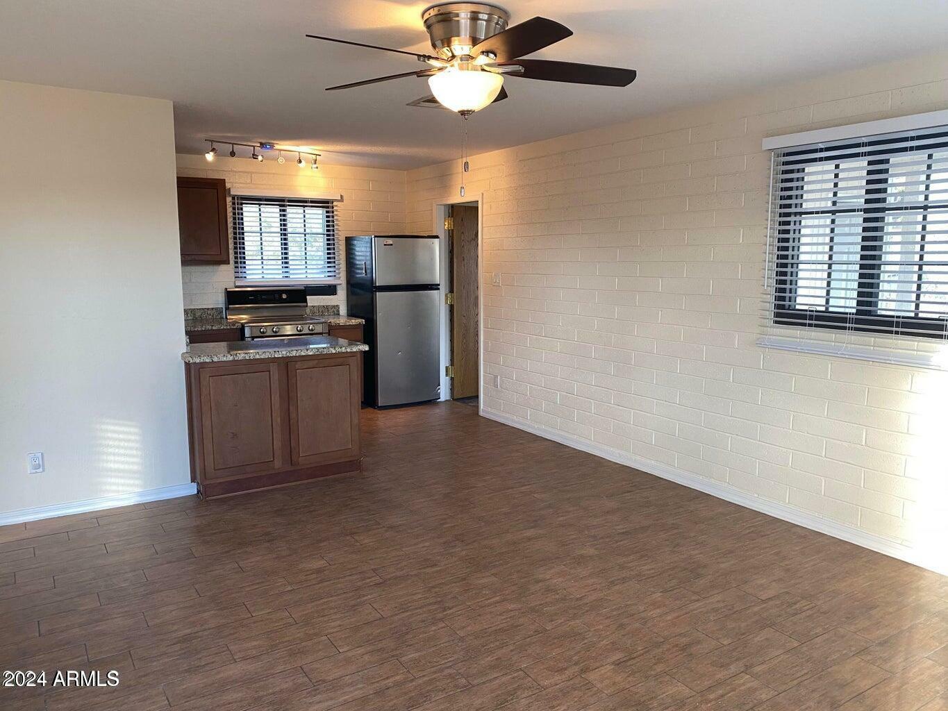 Property Photo: 925 E Henry Street AZ 85288