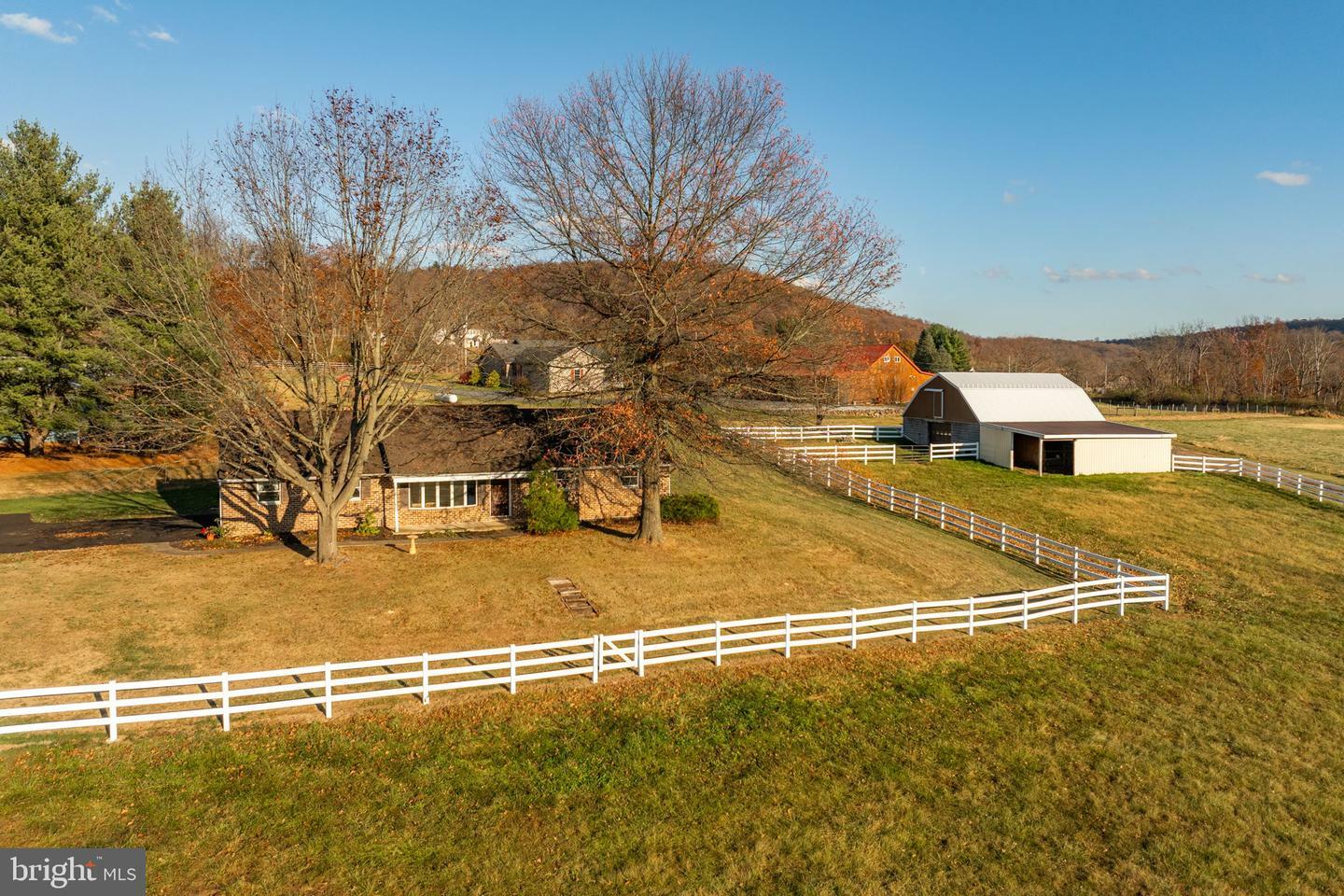 Property Photo:  345 Holtzman Road  PA 17569 