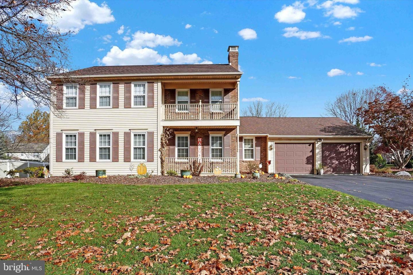 Property Photo:  1313 Crown Vetch Drive  PA 17538 