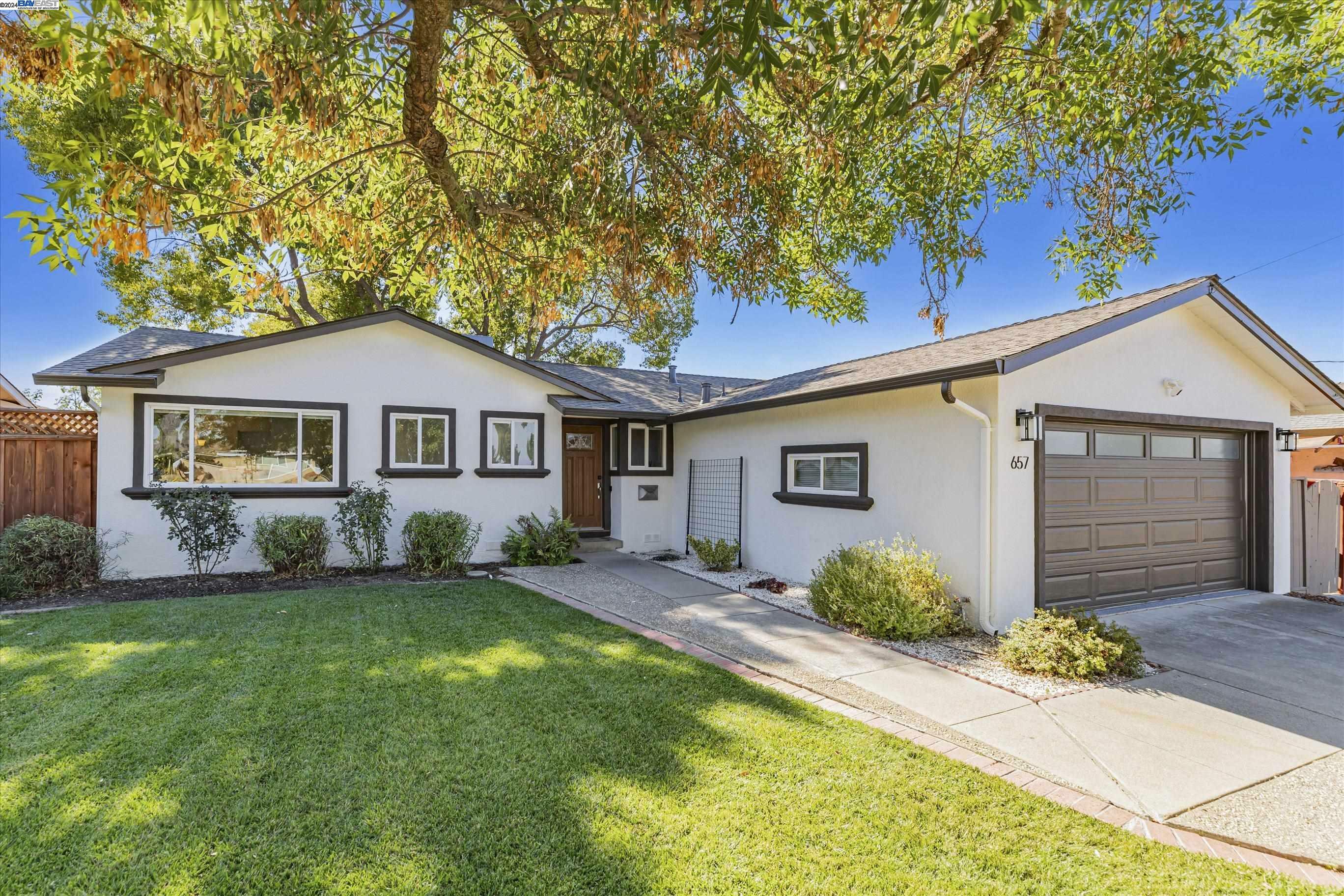 Property Photo:  657 Los Alamos Ave  CA 94550 