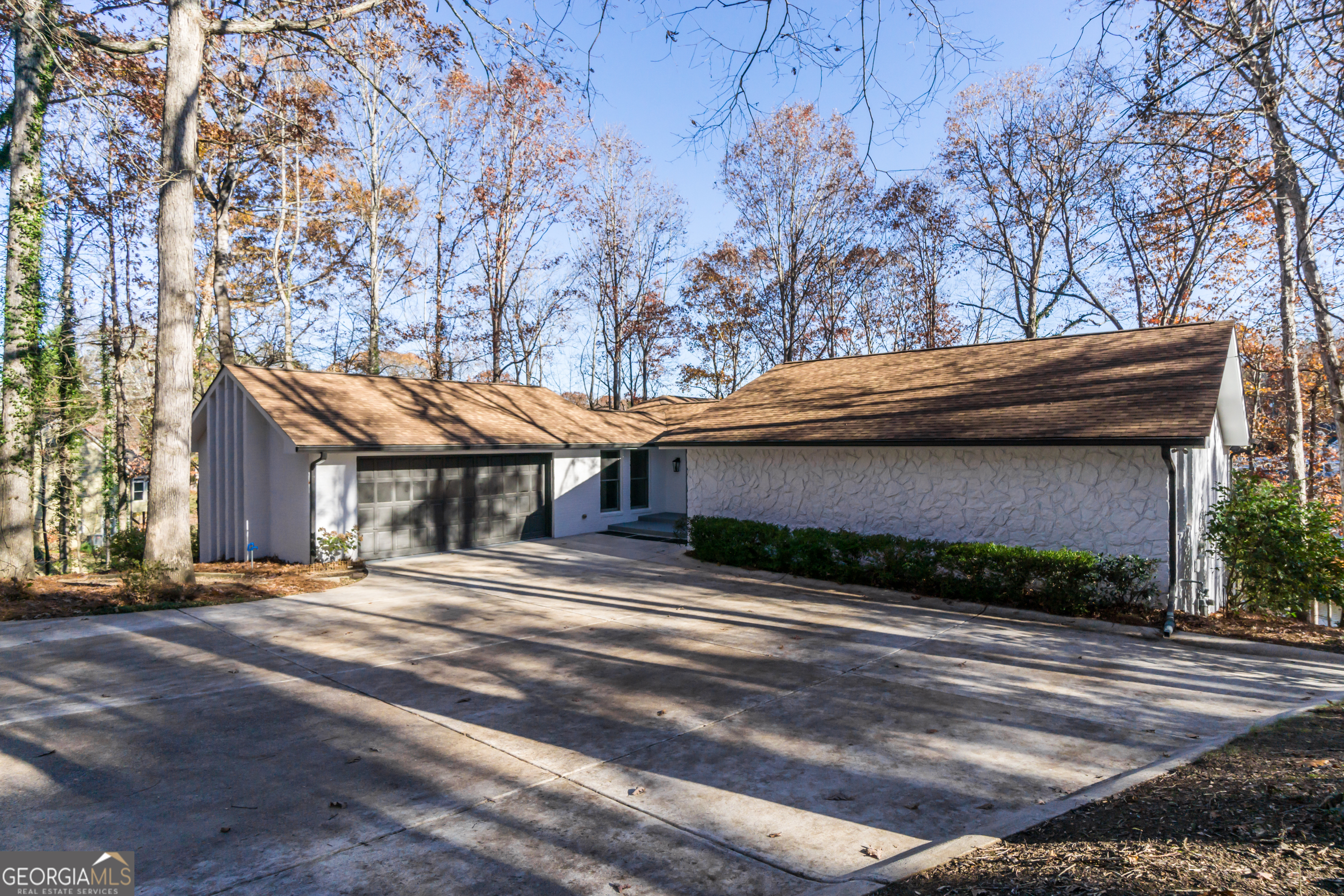 Property Photo:  510 Pine Lake Drive  GA 30040 