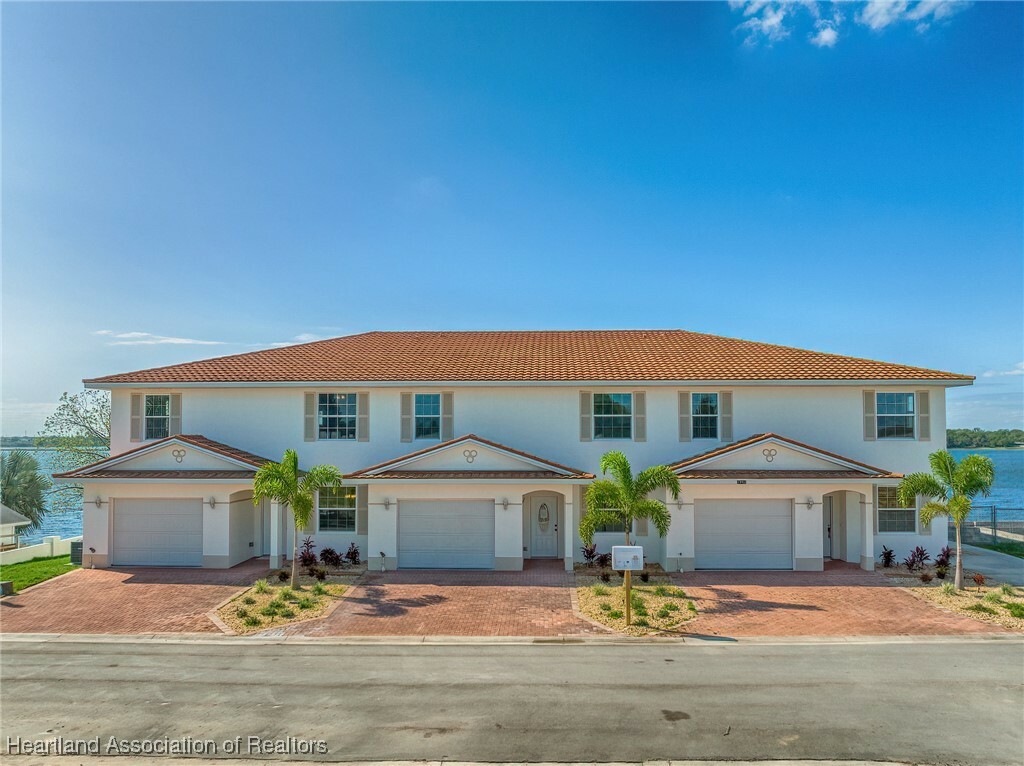 Property Photo:  1900 Oasis Boulevard  FL 33870 