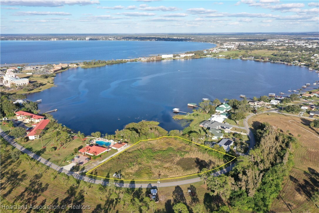 Property Photo:  136+142 Lake Drive Boulevard  FL 33875 