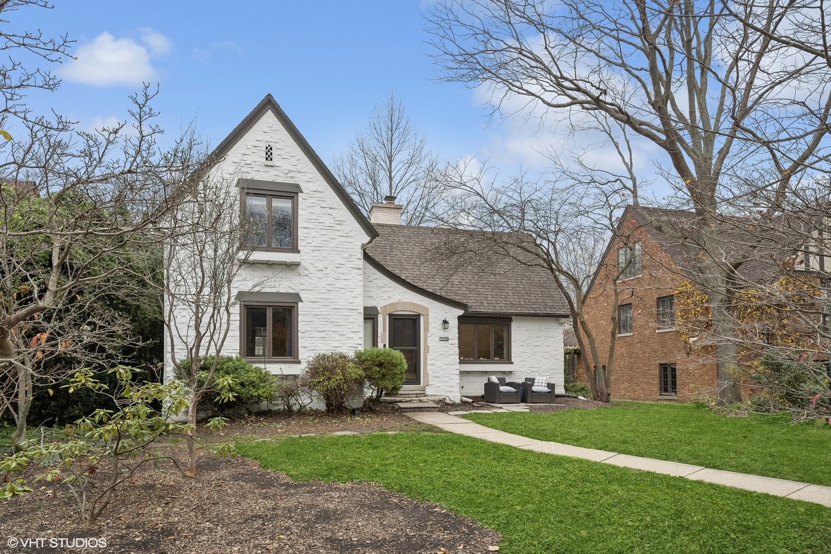 Property Photo:  2316 Lawndale Avenue  IL 60201 