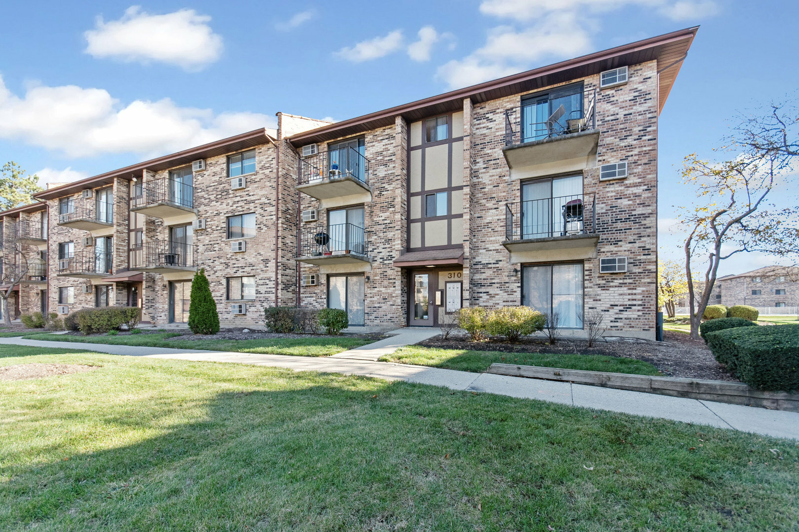 Property Photo:  310 Klein Creek Circle 2B  IL 60188 