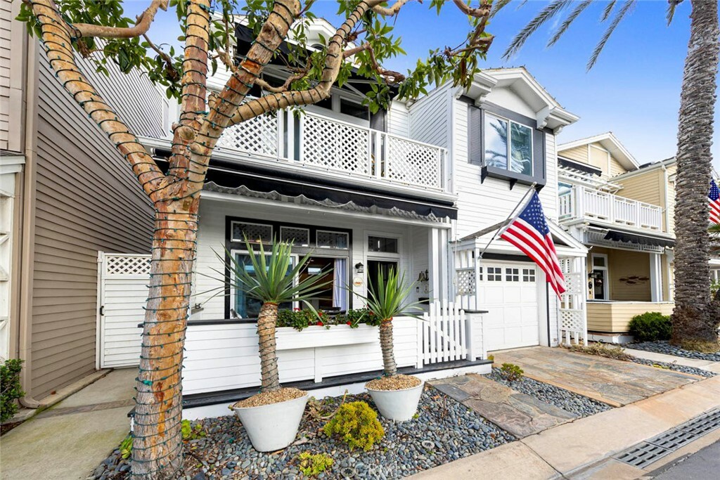 Property Photo:  39 Beach Drive  CA 92663 