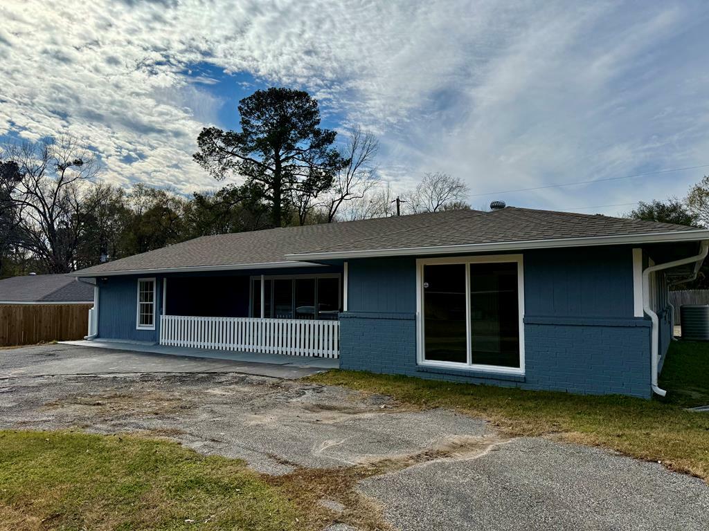 Property Photo: 122 Otteson Lane TX 75901