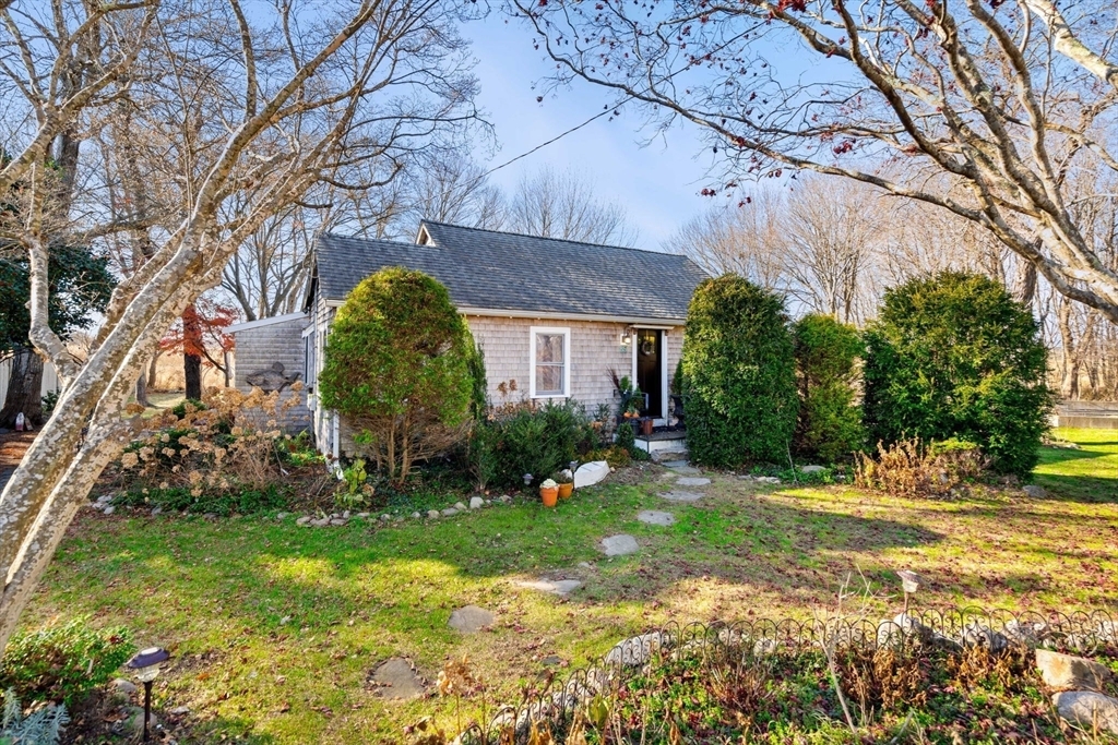 Property Photo: 85 Arleita St MA 02050