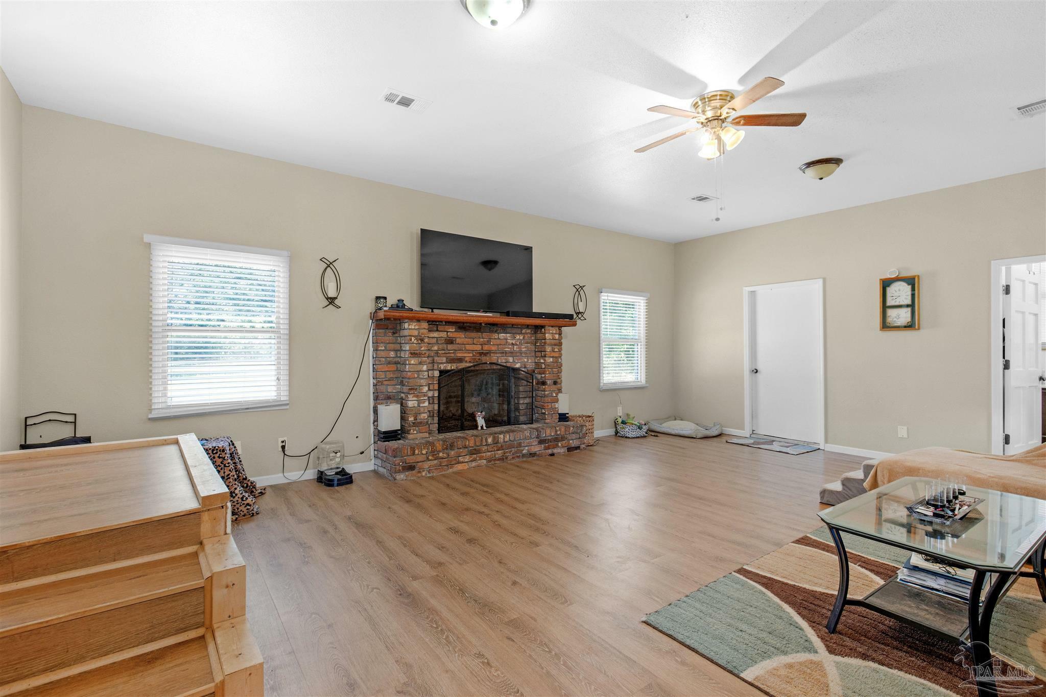 Property Photo:  950 Marge Ln  FL 32577 