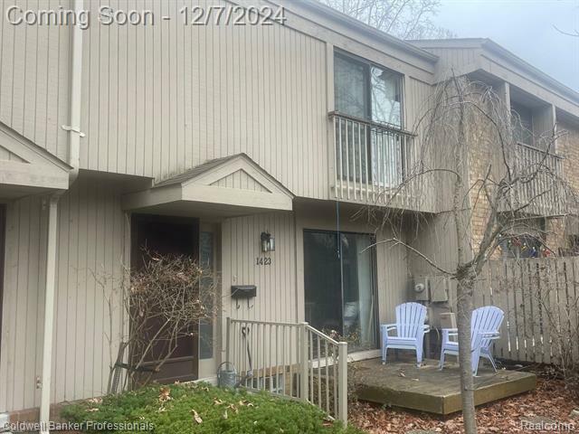 1423 Oakbrook E  Rochester Hills MI 48307 photo