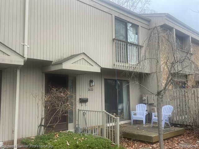 Property Photo: 1423 Oakbrook E MI 48307