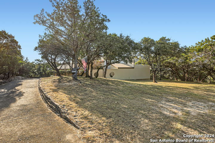 Property Photo: 8822 Canyon Crest TX 78006