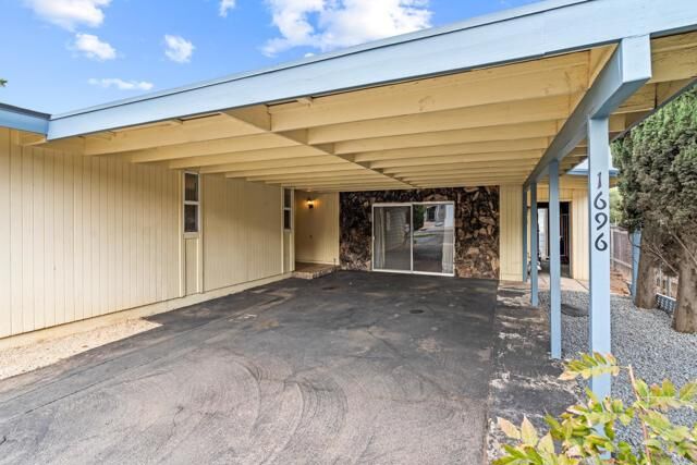 Property Photo: 1696 Bartram Way CA 92019