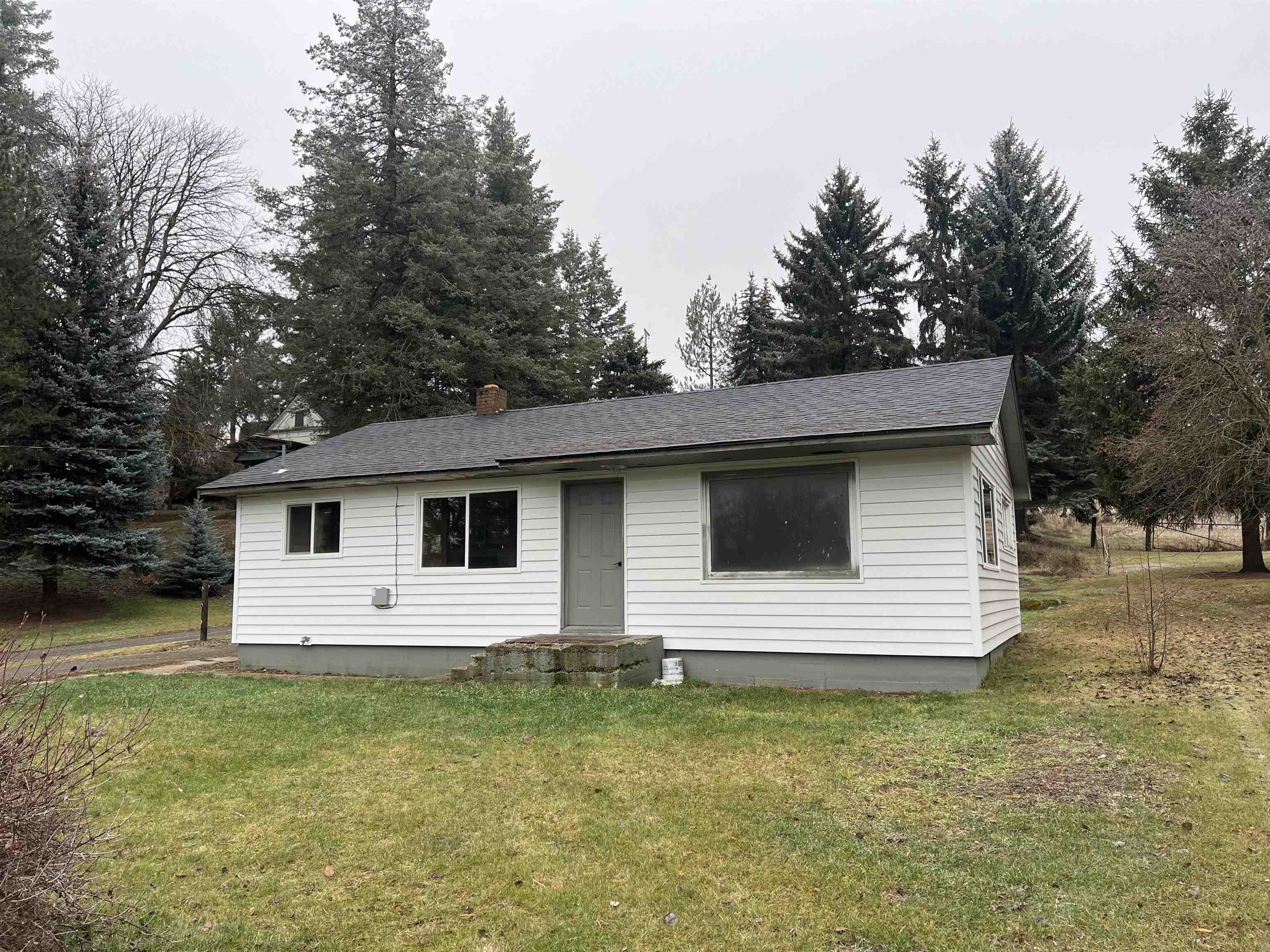 Property Photo: 405 W McCoy St WA 99158