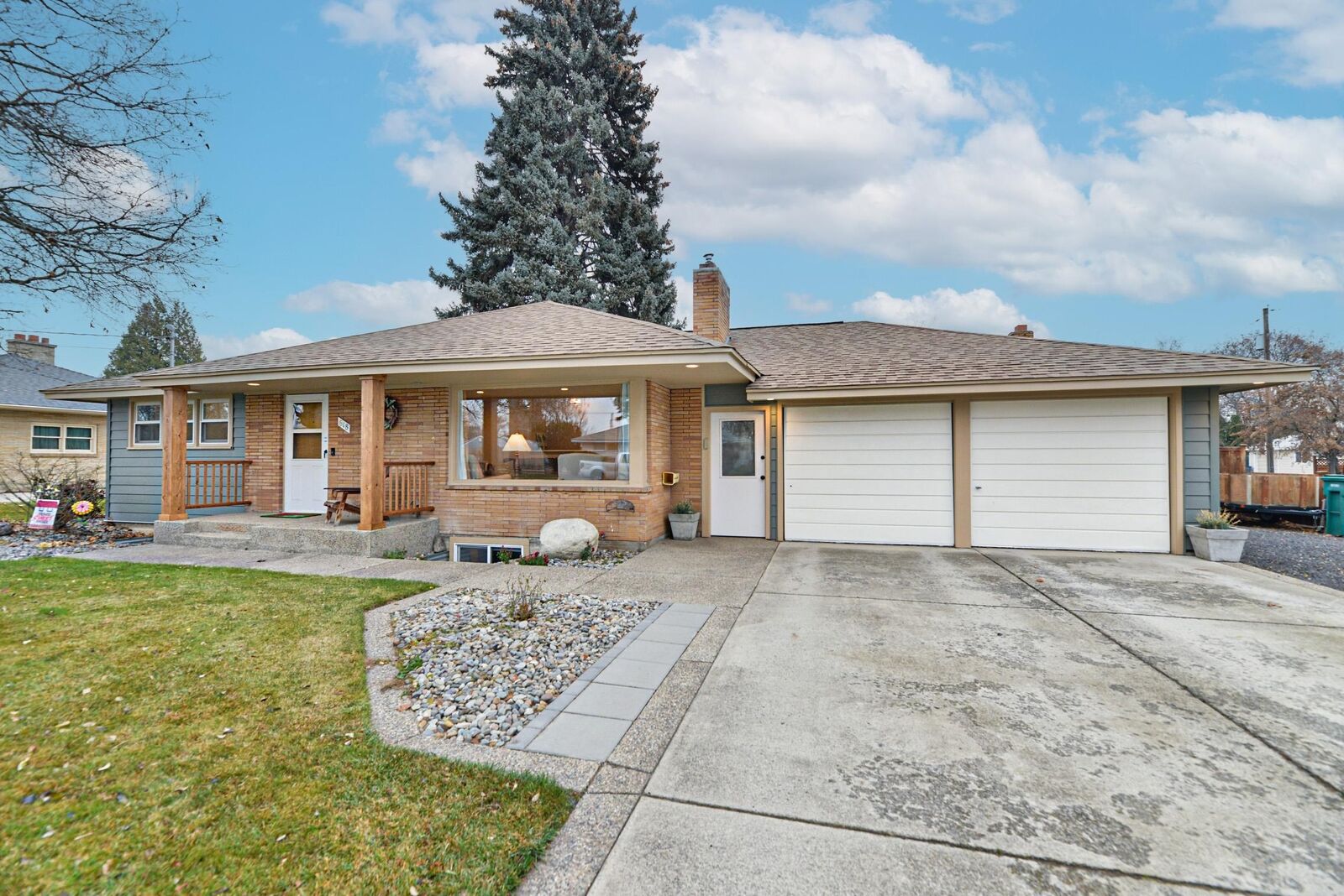 Property Photo:  618 N Best Rd  WA 99216 