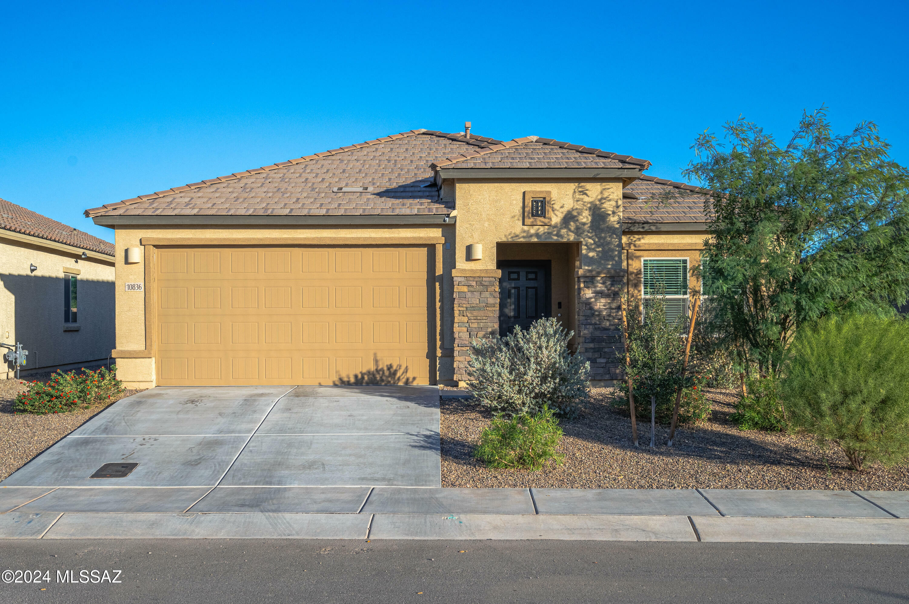 10836 W Claxton Drive Drive  Marana AZ 85653 photo