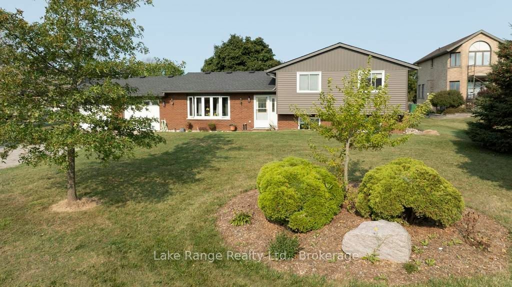 Property Photo:  734 Lake Range Dr  ON N2Z 0B3 