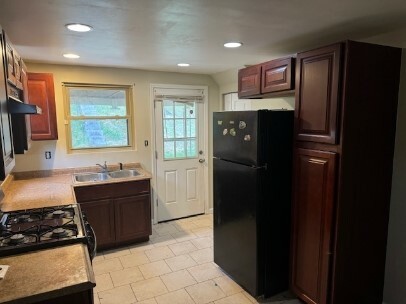 Property Photo:  127 Macfarlane Dr  PA 15235 