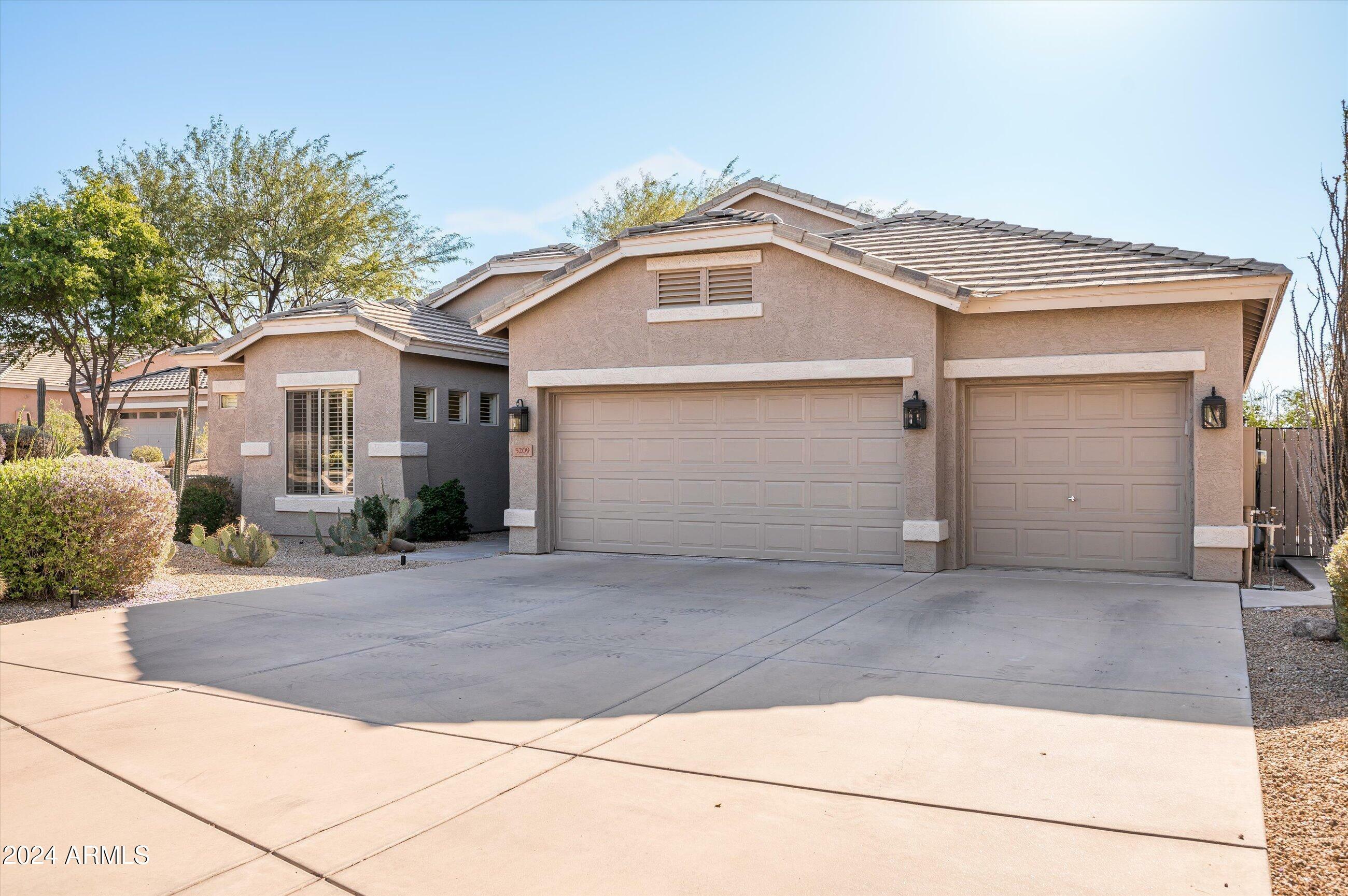 Property Photo:  5209 E Sierra Sunset Trail  AZ 85331 