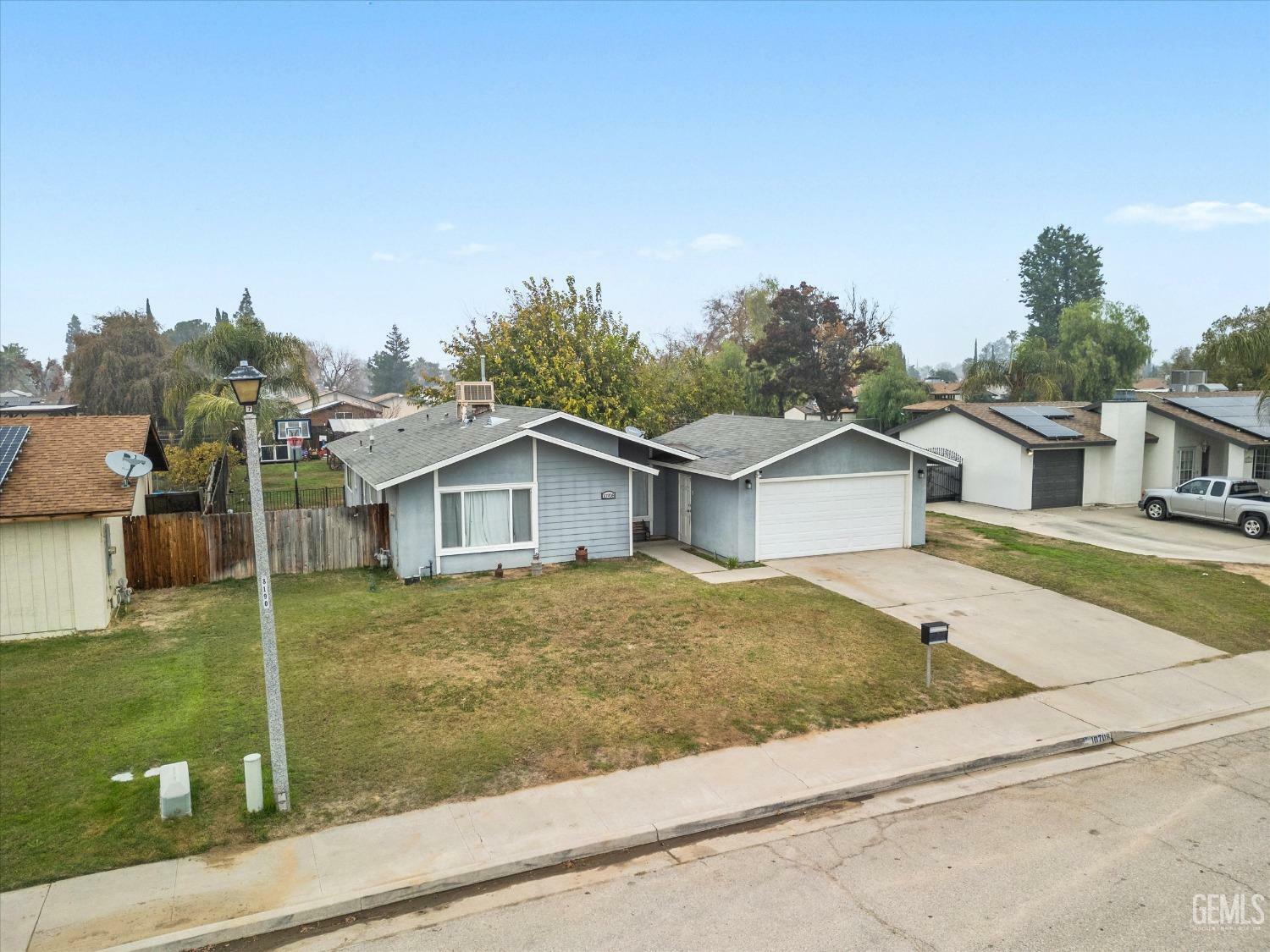 Property Photo:  10708 Meacham Road  CA 93312 