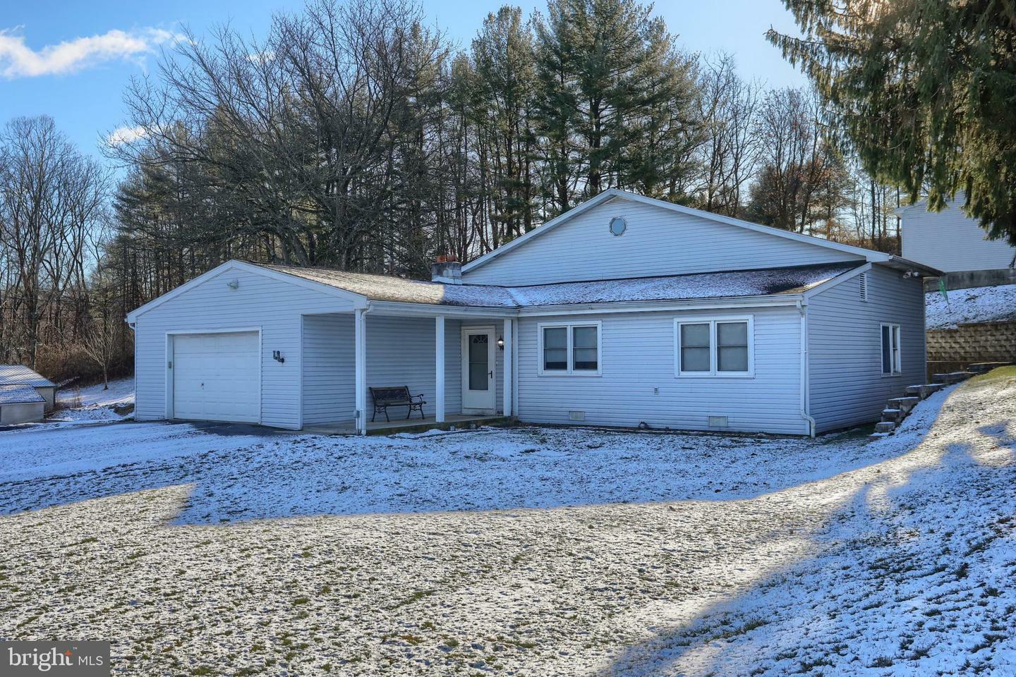 Property Photo:  76 Edison Road  PA 17078 