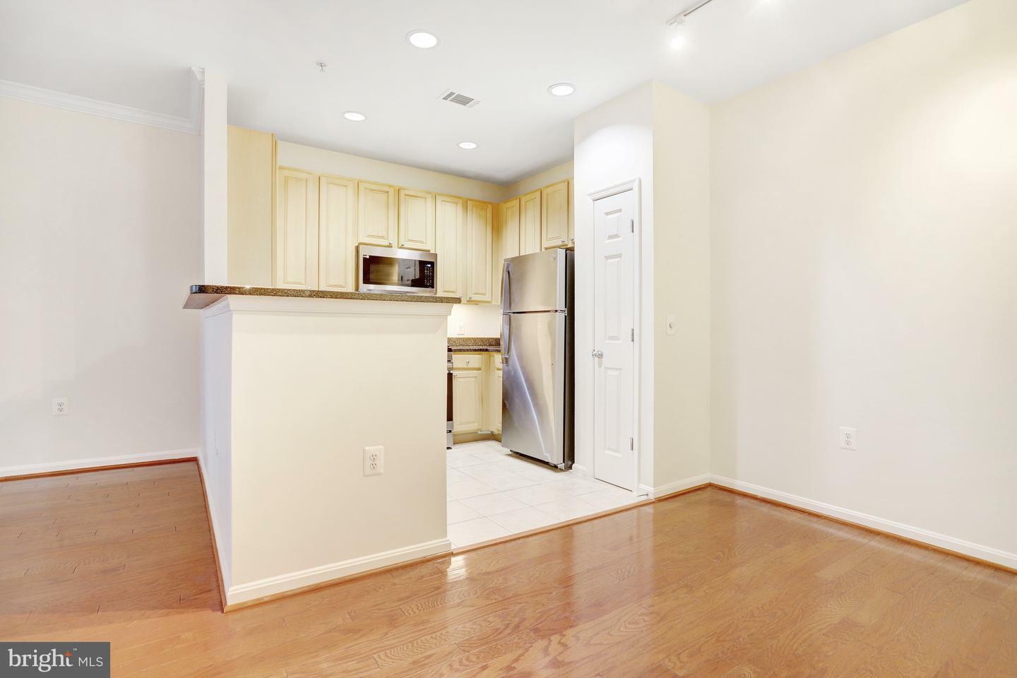 Property Photo:  2465 Army Navy Drive 1-108  VA 22206 