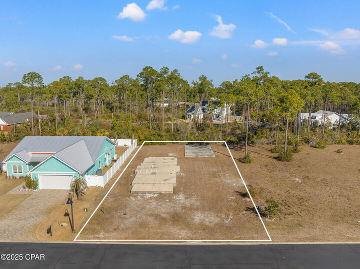 Property Photo: 123 White Blossom Trail FL 32456