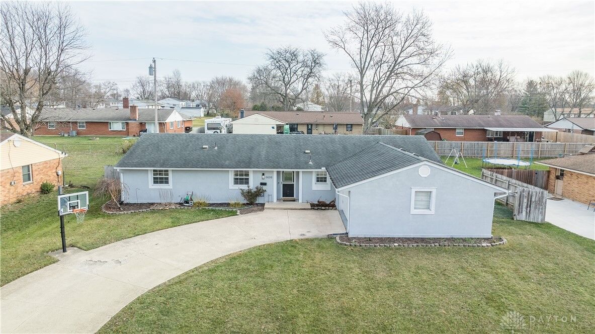 Property Photo: 6656 Templehurst Place OH 45322