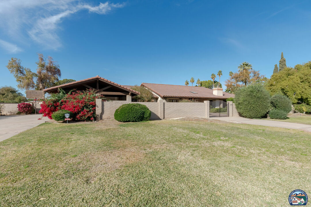 Property Photo:  375 S El Cerrito Dr  CA 92227 