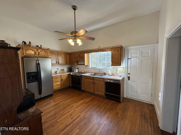 Property Photo: 135 N Kentucky St TN 37763