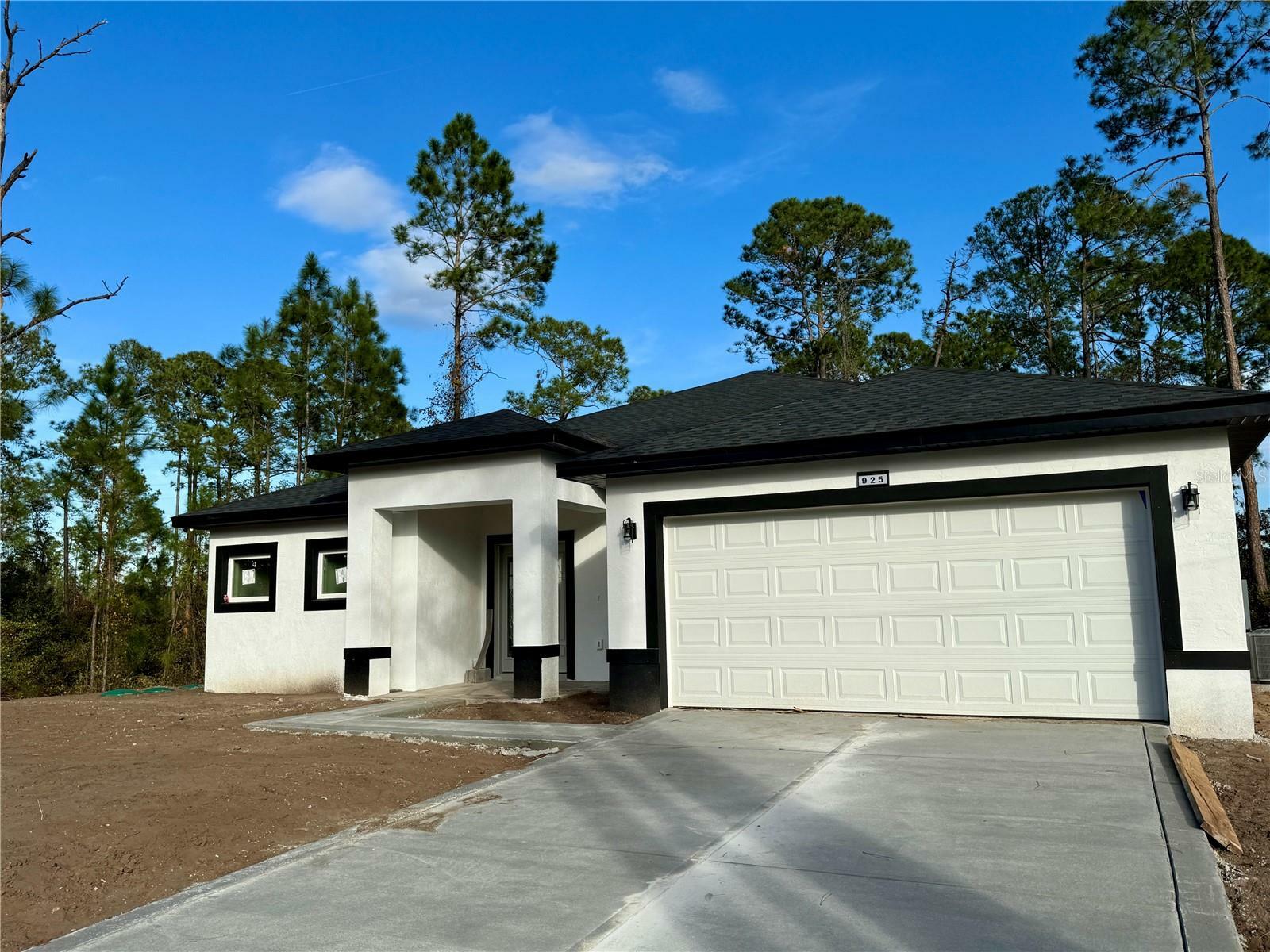 Property Photo:  925 11th Avenue  FL 32724 