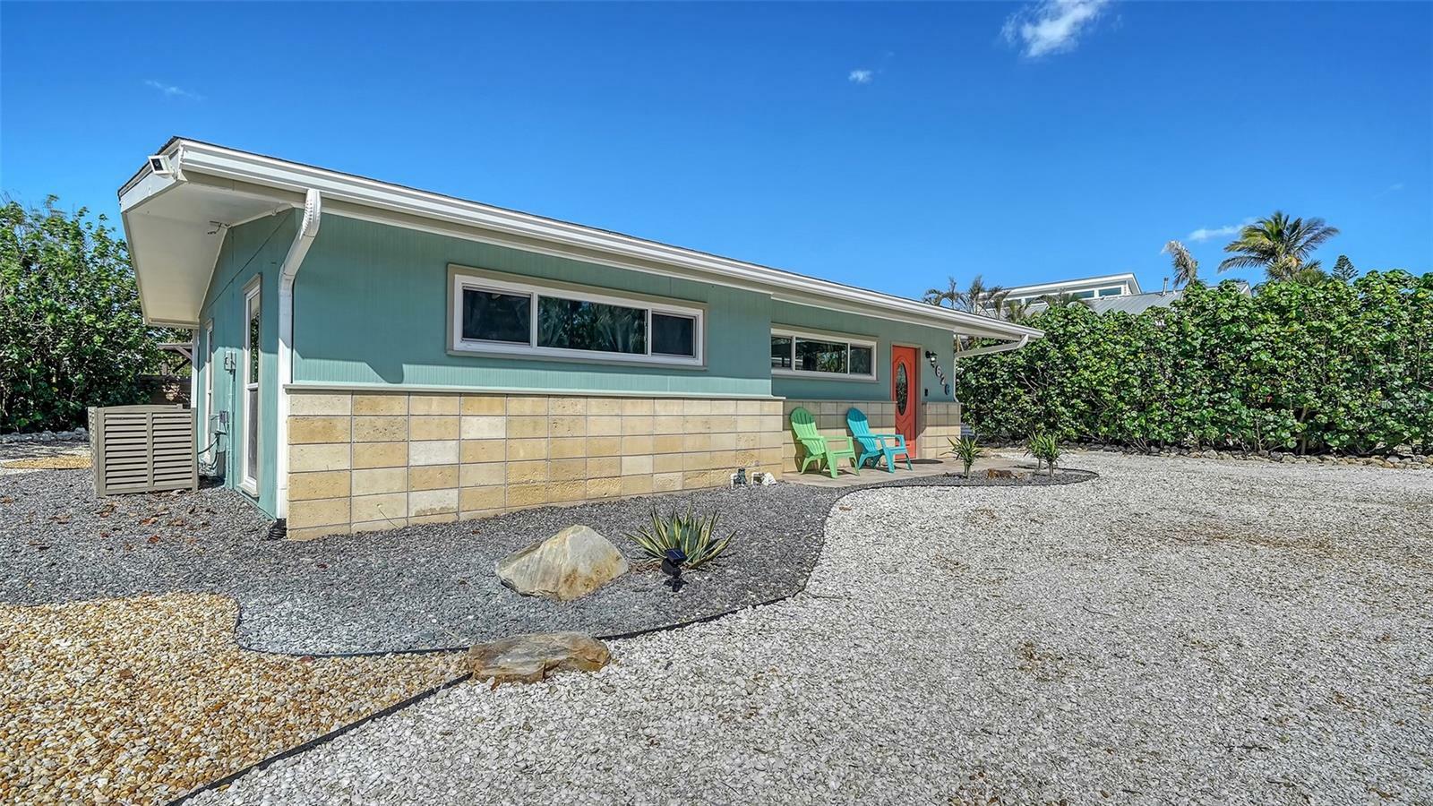 Property Photo: 4626 Gleason Avenue FL 34242