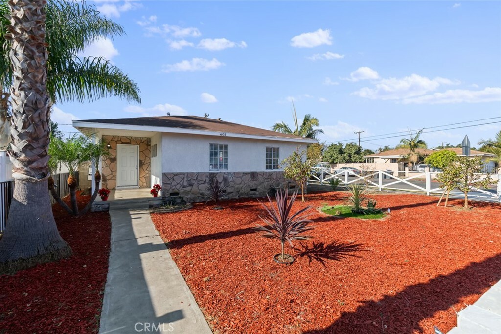 Property Photo:  602 S Shelton Street  CA 92703 