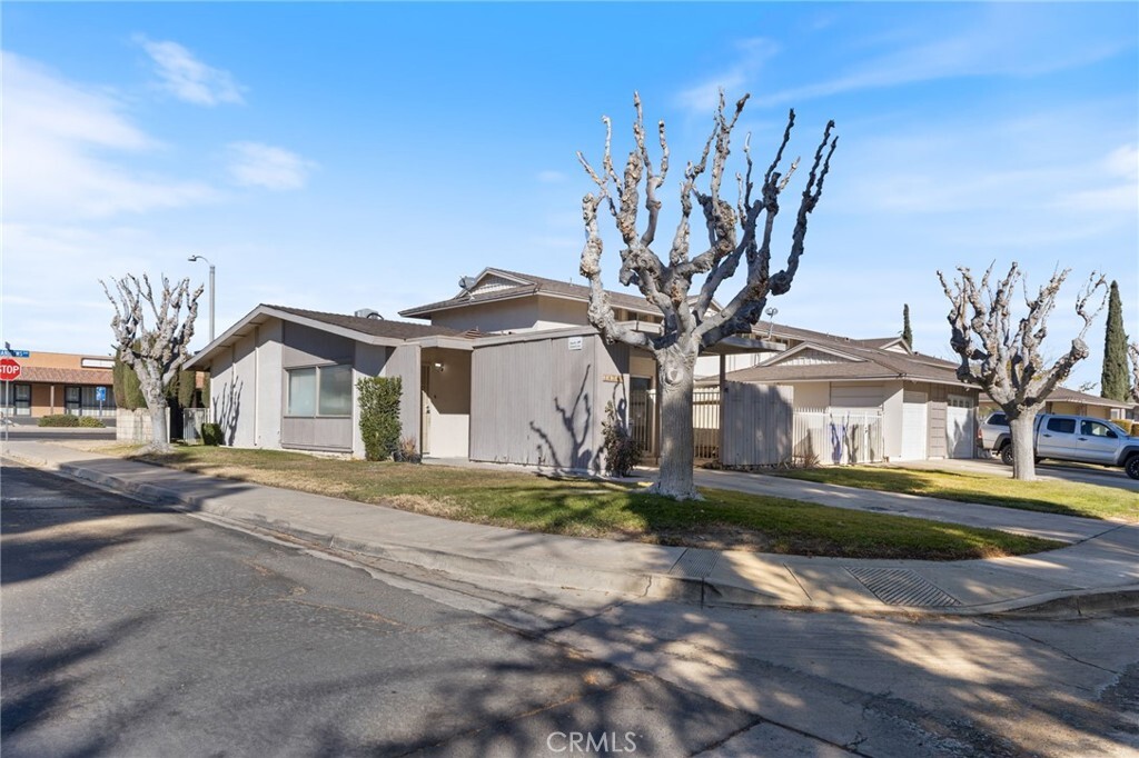 Property Photo:  14340 El Dorado Drive  CA 92395 