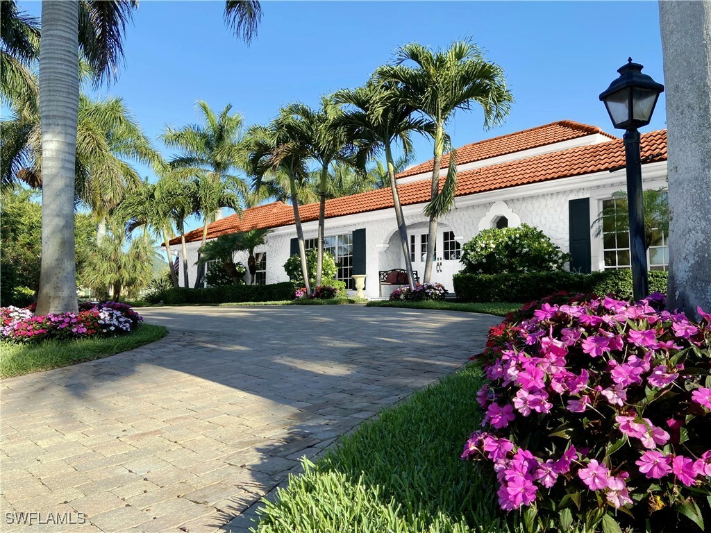 503 Neapolitan Way  Naples FL 34103 photo