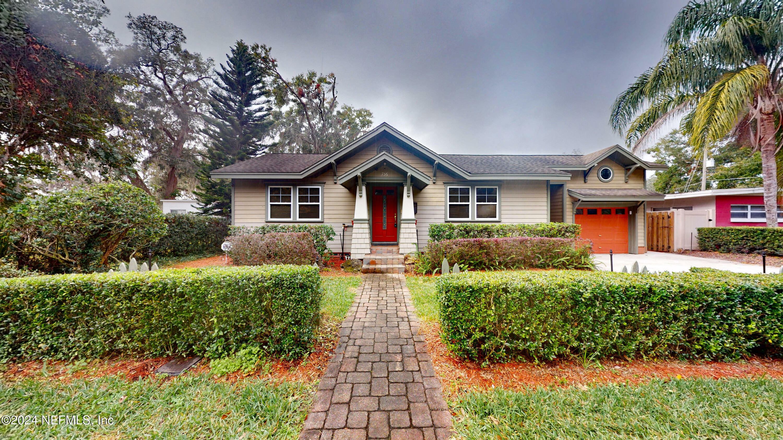 Property Photo: 736 Hayden Lane FL 32804