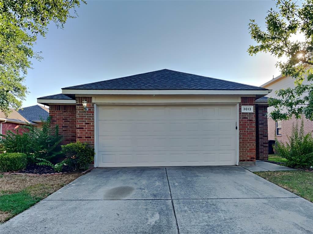 Property Photo:  3013 Thicket Bend Court  TX 76244 