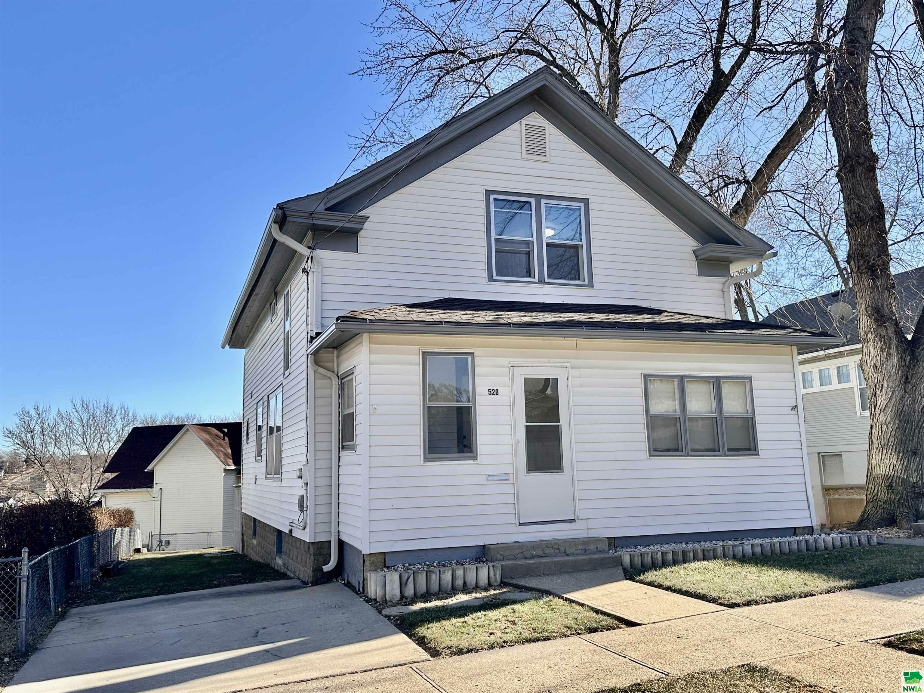 Property Photo:  520 Center Street  IA 51103 