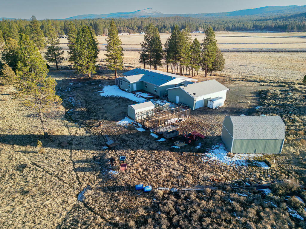 Property Photo: 35707 Hwy Or140 OR 97621