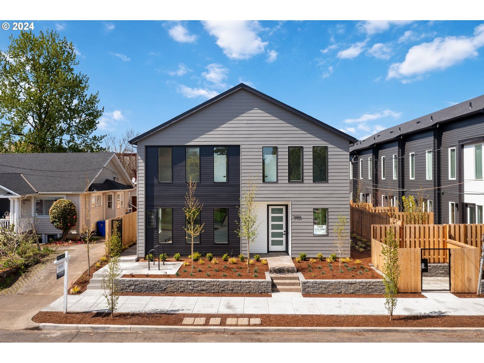 Property Photo:  7457 N Mohawk Ave 8  OR 97203 