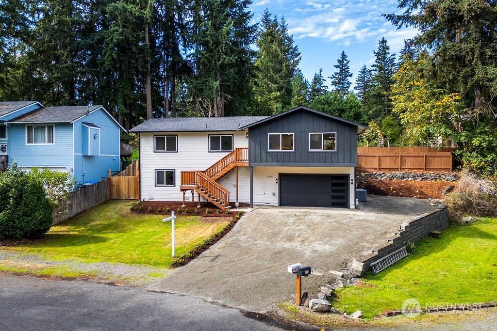 Property Photo:  5710  189th Avenue E  WA 98391 