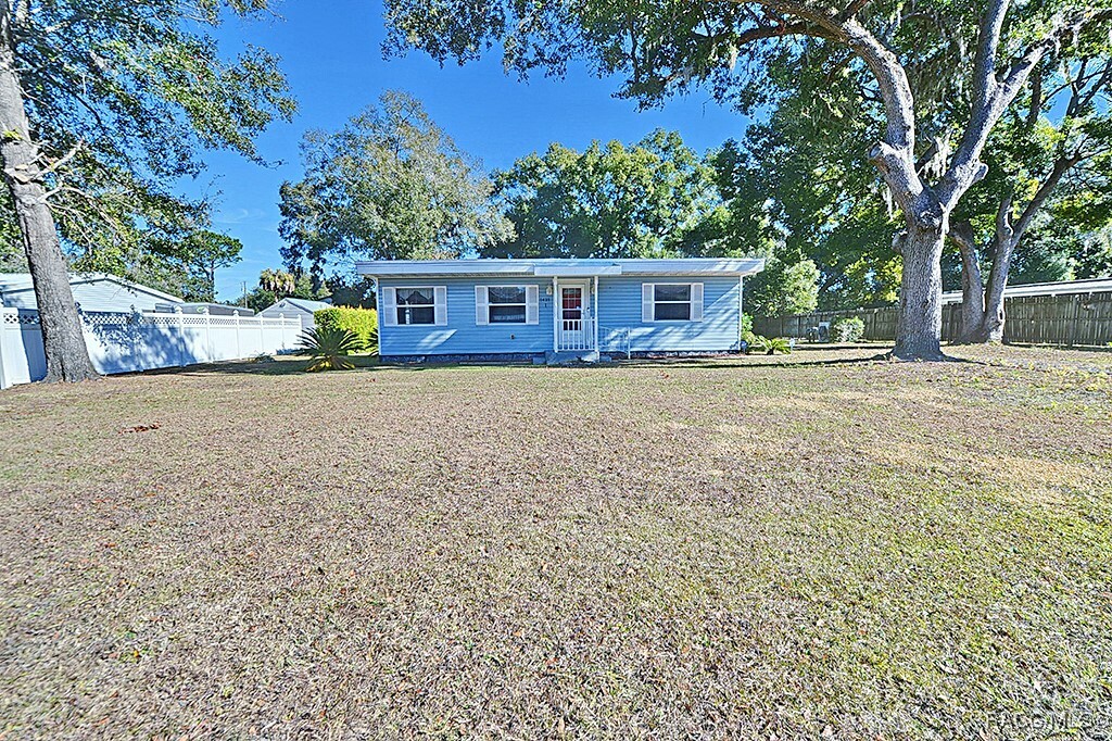 Property Photo:  1421 N Little Carmen Terrace  FL 34453 