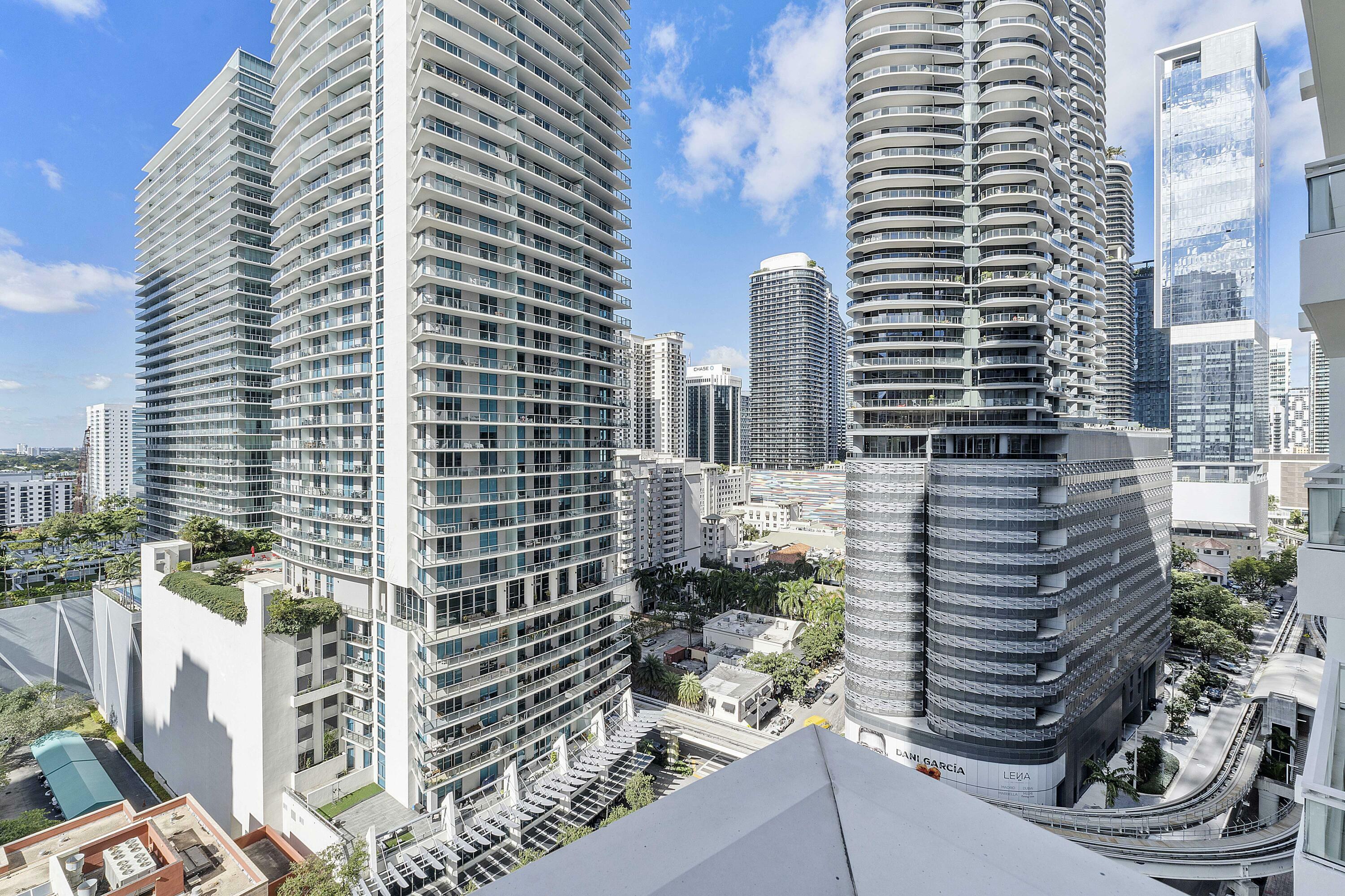 Property Photo:  1080 Brickell Avenue 1605  FL 33131 