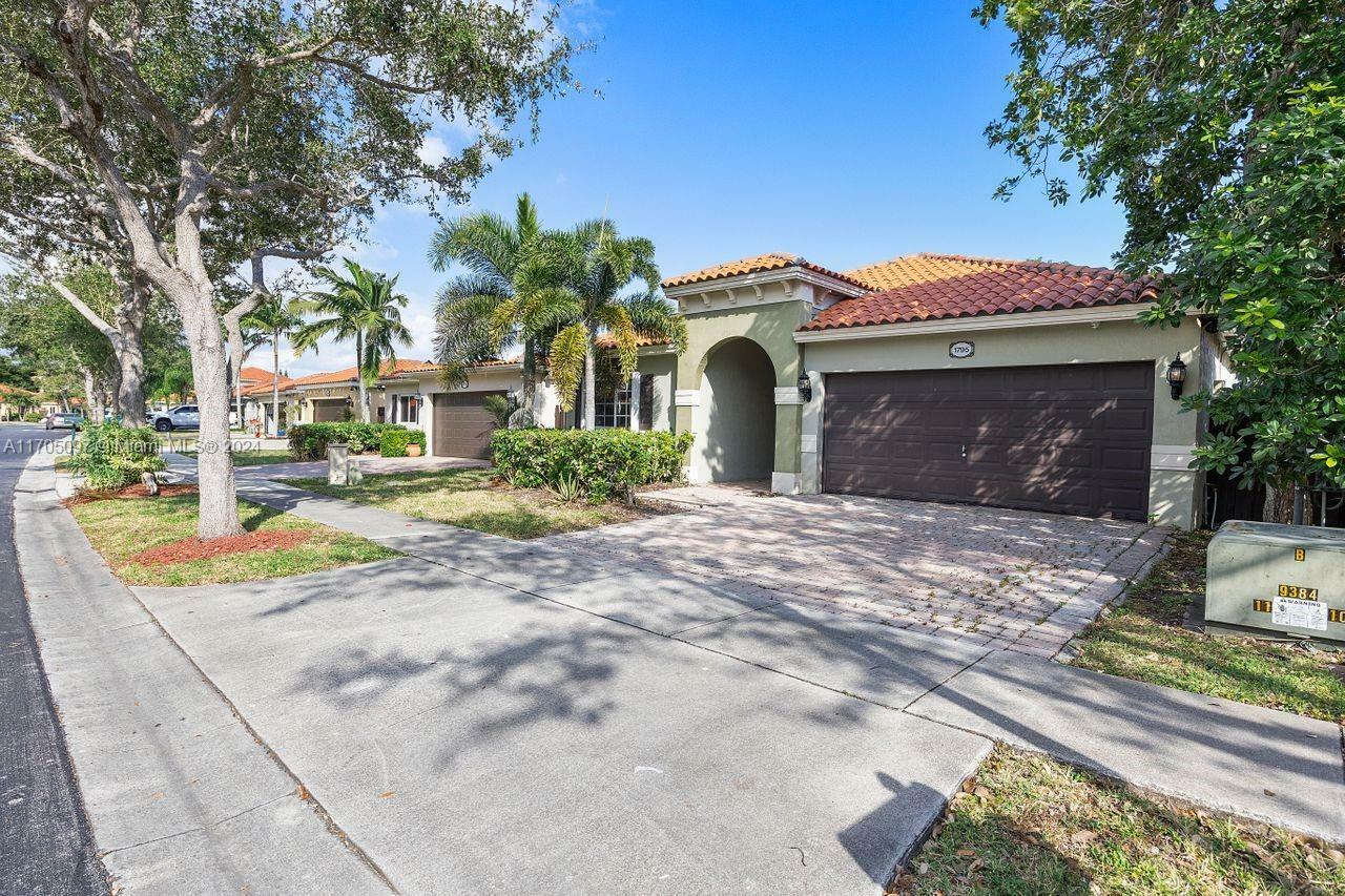 Property Photo:  1795 NE 35th Ave  FL 33033 