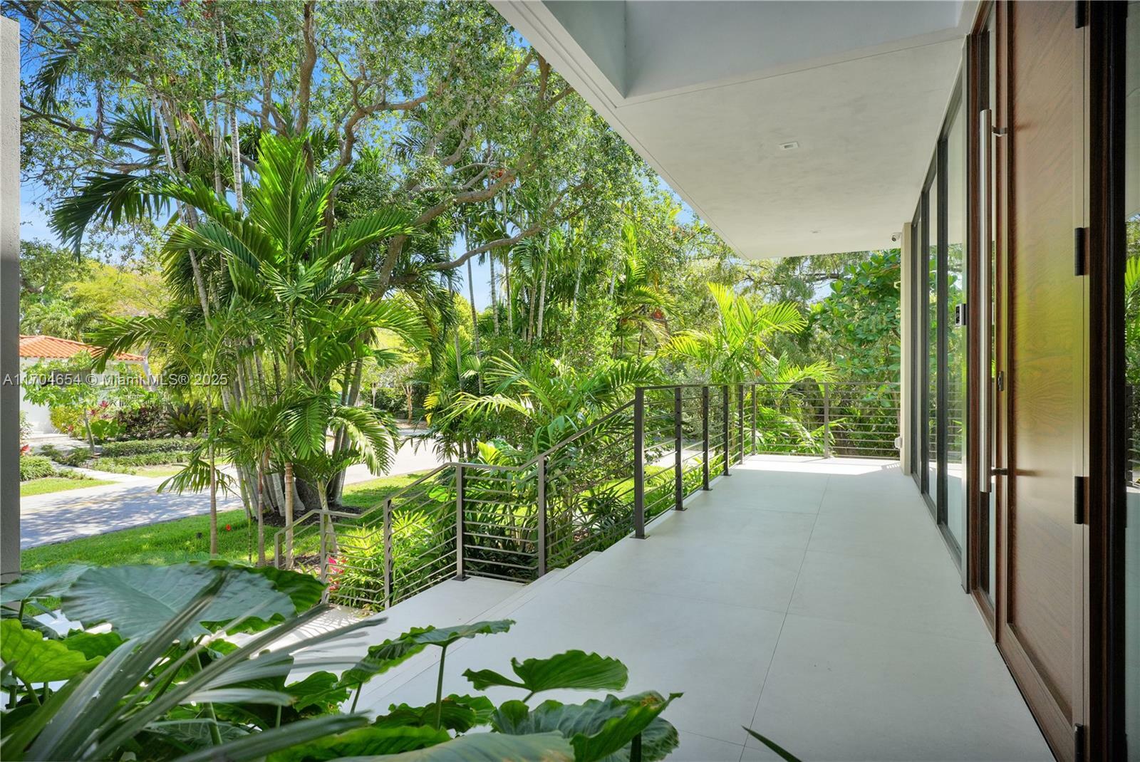 Property Photo: 100 Hampton Ln FL 33149
