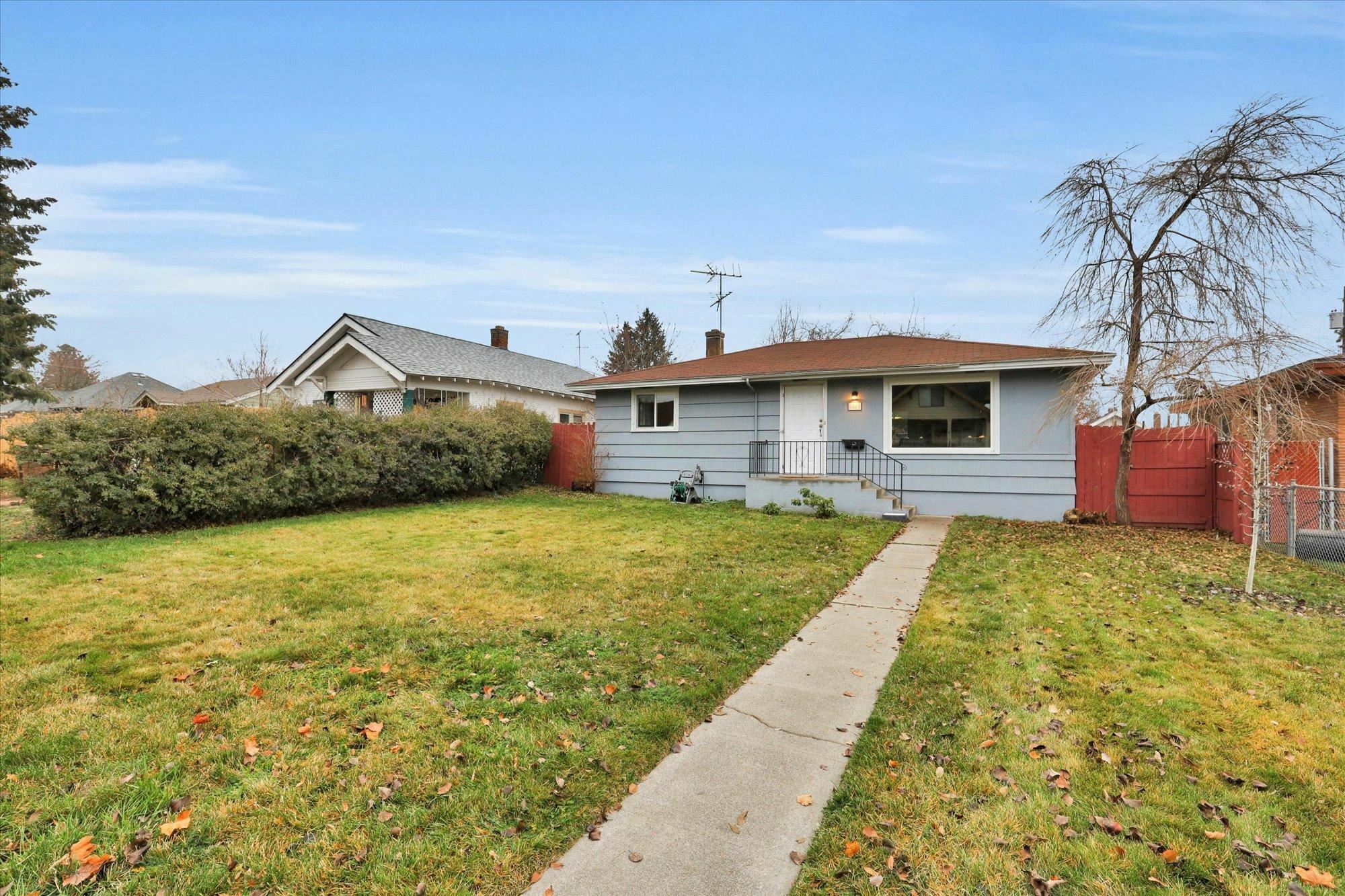 Property Photo:  1417 W Kiernan Ave  WA 99205 