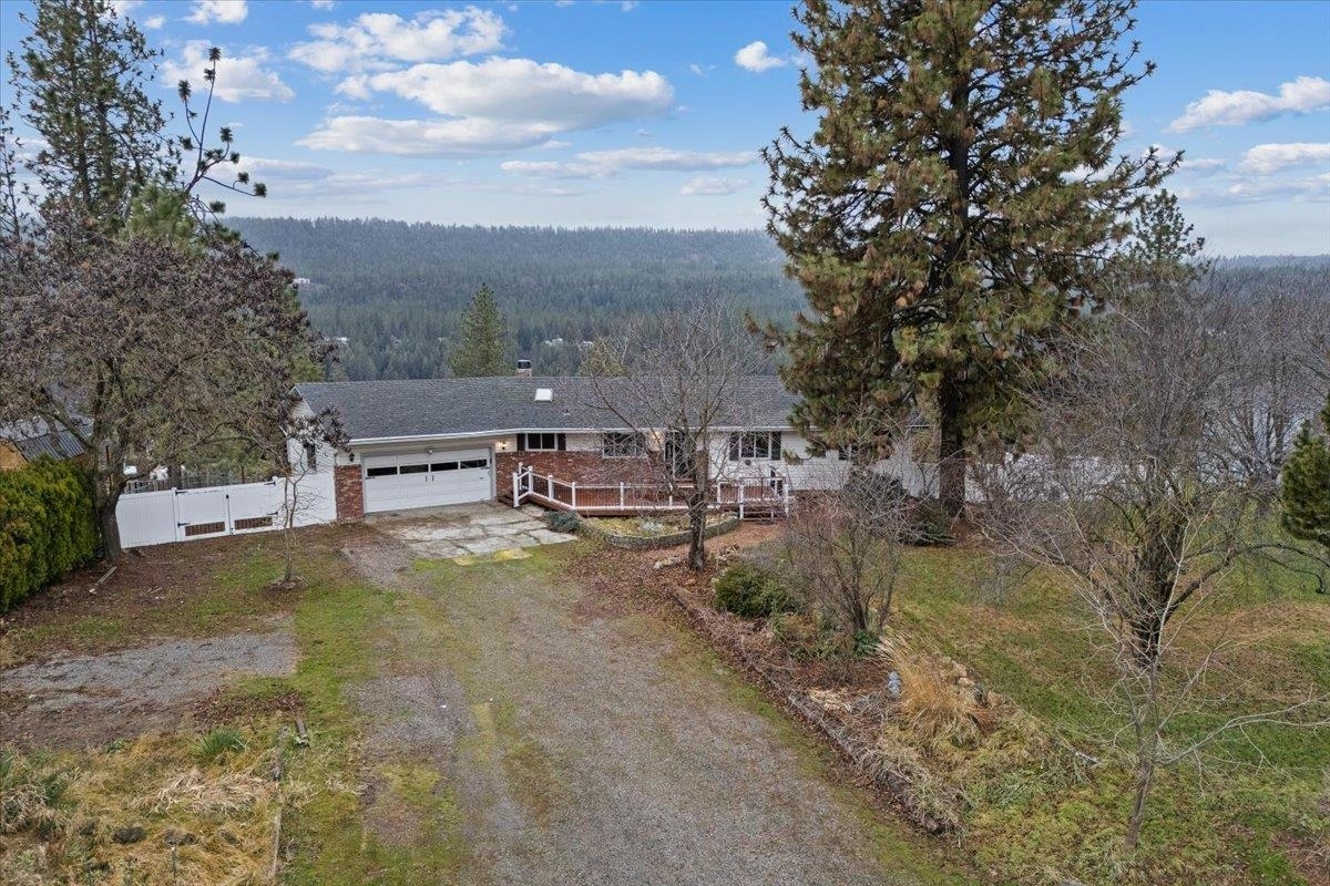 Property Photo:  12313 W Sunridge Dr  WA 99026 